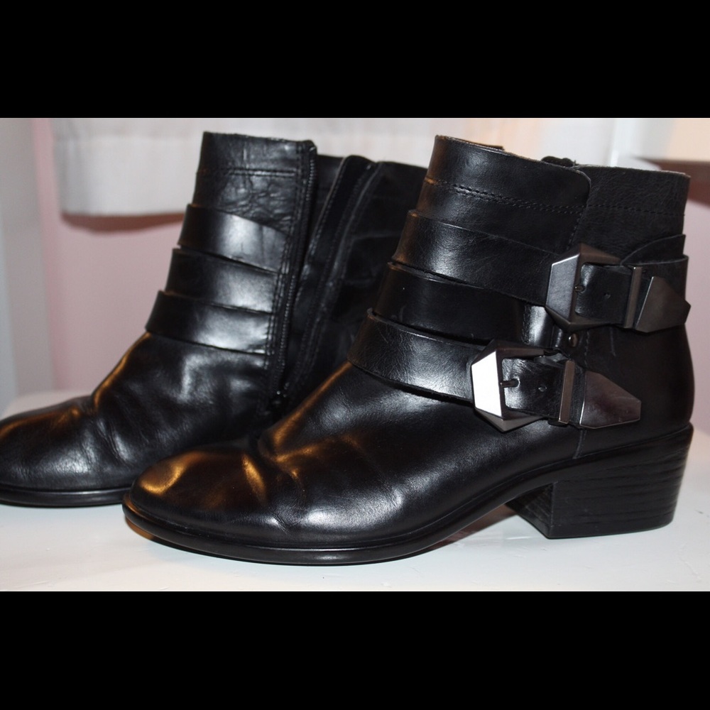 Aérosoles leather boots